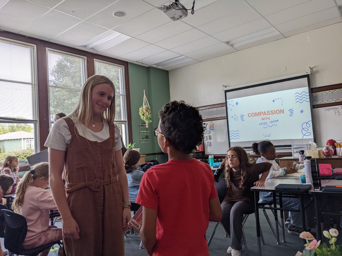 LPS_EIP's tweet photo. Miss Chloe and her students @FRMrsCunningham discussed compassion and read Saturday at the Food Pantry. Stay tuned for part 2 tomorrow! https://t.co/koSI9puSqj