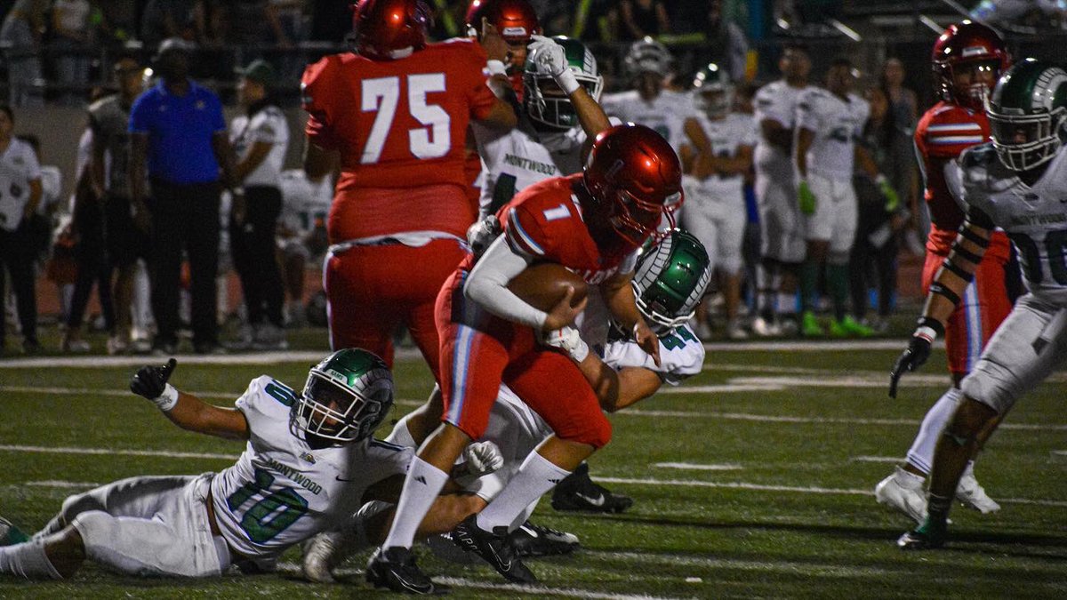 EPSports915's tweet photo. 2022 EP Area Week 4 #TXHSFB π Visuals on 09.16.22
Montwood Rams
π
Socorro Bulldogs
πΈ Jakob Salcido (Off Speed Pics) βοΈ
In Partnership β¬οΈ
@superphenom06
Full gallery on our FB Page ππ₯π
https://t.co/QyvjSoNOp2
#BorderlandSports #OffSpeedPics #FFN600 https://t.co/WMzSZZO5HU