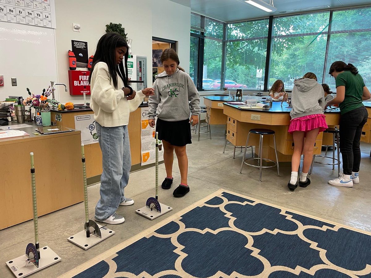CKMS_Girls's tweet photo. Seventh and eighth grade stem class works on an engineering design project, creating straw rockets that can achieve maximum distance and accuracy @ckms_girls 🚀 @smithscience1 https://t.co/LN6ZhaIcwQ