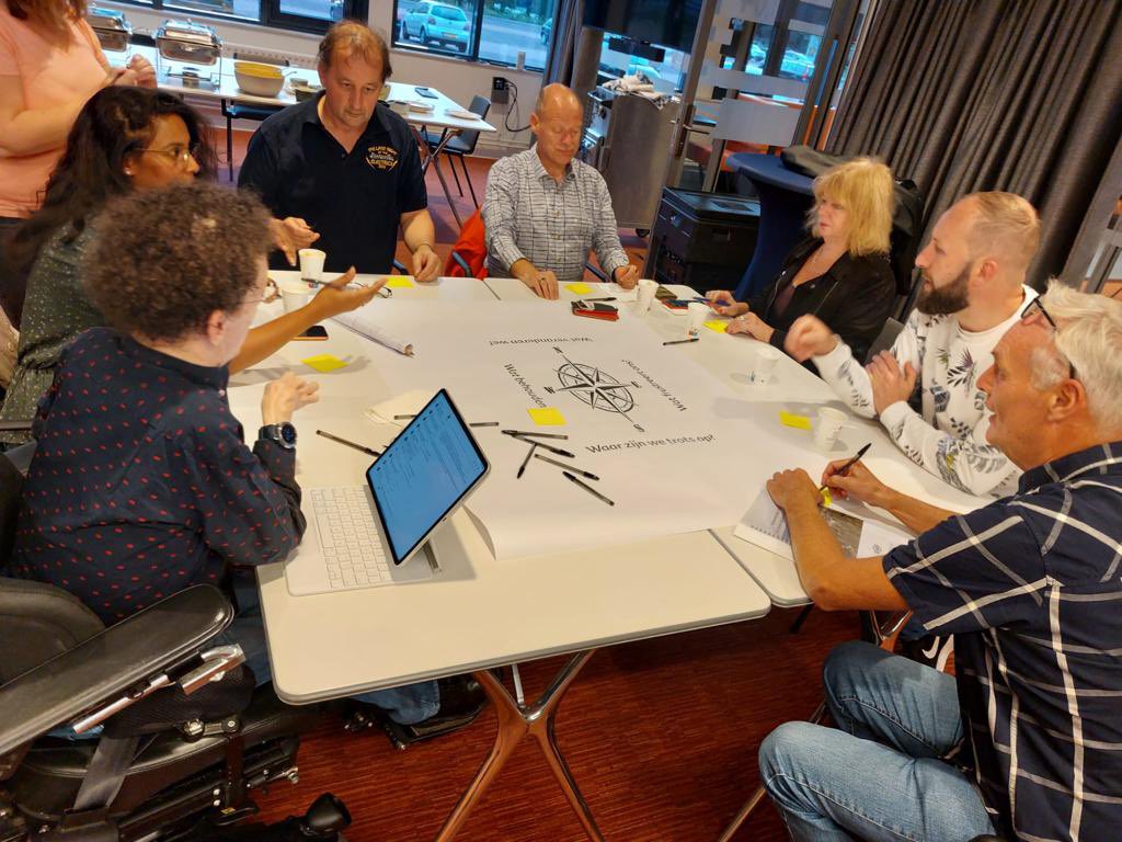 Vanavond kwamen alle WOPs bij elkaar op het gemeentehuis om te praten over de toekomst en het komende beleid van de WOPs in de zeven Capelse wijken.