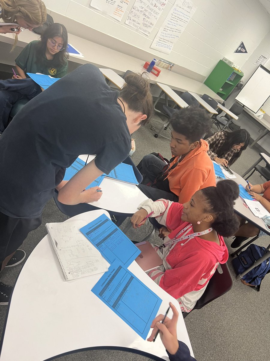 MrsBurke_LSE's tweet photo. College course work can be challenging, especially when youβre still in high school! So grateful @HumbleISD embraces and supports @HumbleISD_AVID district wide! #CollaborativeStudyGroups @HumbleISD_SECHS in AVID 3! #SurpriseVisit from Mr. Ali, their College Algebra teacher! https://t.co/XVVpLMjqWm