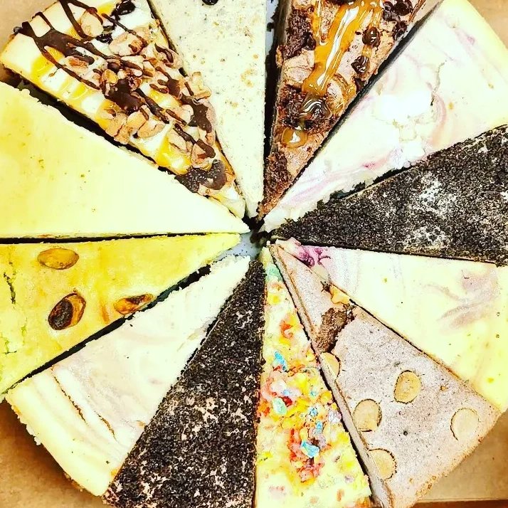 MPCheesecake's tweet photo. It's Thurs Food Truck Night! 1 of the best events in the Twin Cities. We were voted 'Best Place for Food Trucks' in MN for this reason! It would mean a lot to me if you came tonight and supported! Plus: Soul Lao-YUM! And live music!4:30-7:30p 9/22
Info:
https://t.co/RiSOZmX8Wb https://t.co/xNLULWdufi