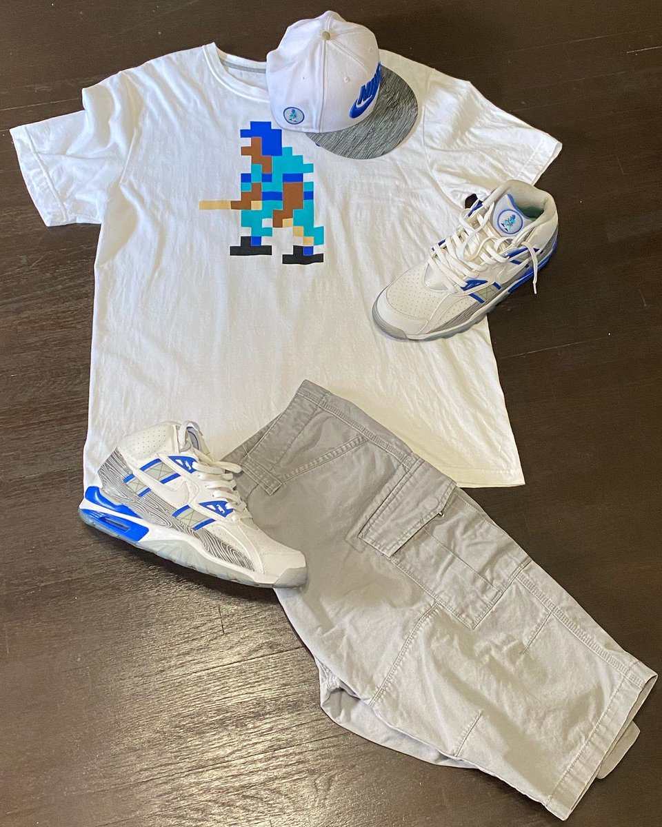 alabamatattoo27's tweet photo. Dilemma dilemma‼️Which one which one ⁉️Cmon Bo, LEMME KNOW‼️#stuntmanapproved #kotd #tbt #nikeairtrainerschigh #Brokenbats #snkrsliveheatingup @BoJackson @Nike https://t.co/0NhwKKUmWi