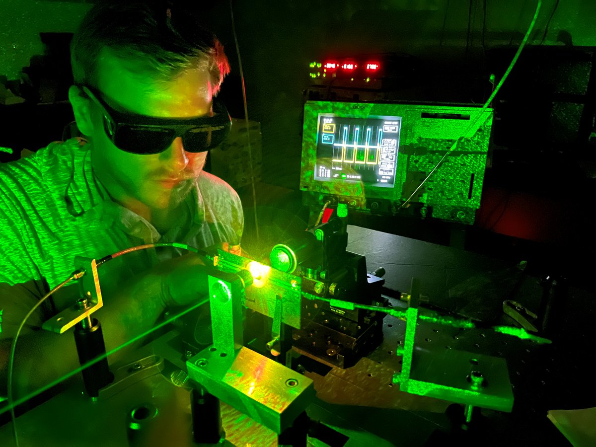 Looking for Chemistry grad school? Check out our USC Chemistry. We have strong research groups in quantum science, magnetic resonance, laser spectroscopy, and many others.  Information webinar will be on 10/6. RSVP: forms.gle/dtFSgo3LYf1iDf…