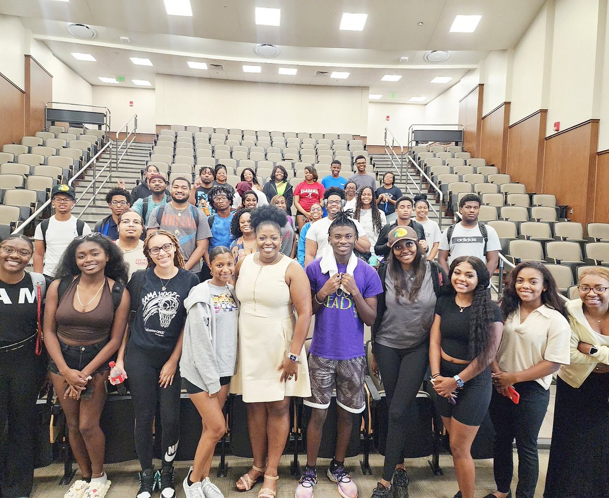 onebenita's tweet photo. 📸I had a blast! What a pleasure to meet the students of @UOFALABAMA - TUSCALOOSA! Thank you @KEVINCROOM of THE CROOM FOUNDATION for inviting me to speak and hang out!! You all are BORN 2 Be BRILLIANT💯
#BAMA  #CroomFoundation #Alabama #Born2Be #BeBRILLIANT TeamBellamyGroup https://t.co/ffK73Bksml