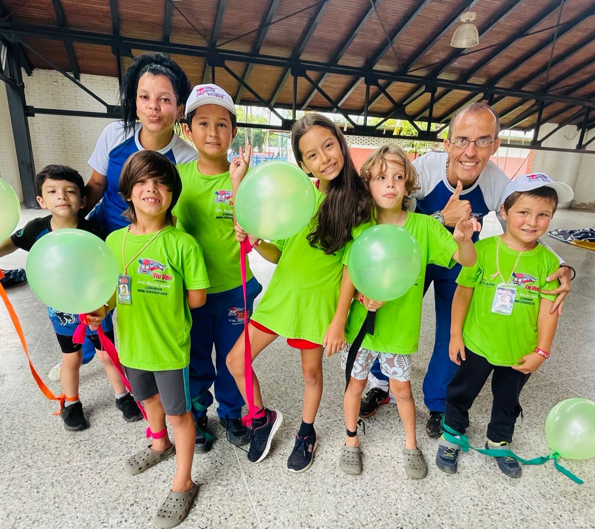 sedefanb's tweet photo. Hoy los niños y niñas disfrutaron del Plan Vacacional "CAMP DAY", en nuestras instalaciones, bajo la supervisión de los recreadores de la empresa @tiovenca. #diversion #juegos #teatro
#comida #recreadores #salon
#colchon #niños #inflables #sedefanb #planvacacional2022 #tioven https://t.co/enx43CRDtF
