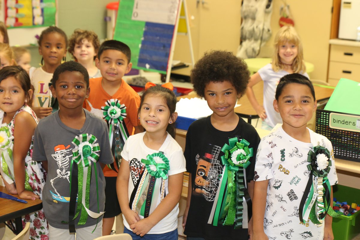 taylorducks's tweet photo. Taylor High School Floral Design students surprised THJ Kindergarteners with a delivery of mums today! Each kindergarten student received a mum and will enjoy the gift tomorrow on Homecoming. #TeamTaylor #ThisIsTaylorISD https://t.co/DWUySZnkUD