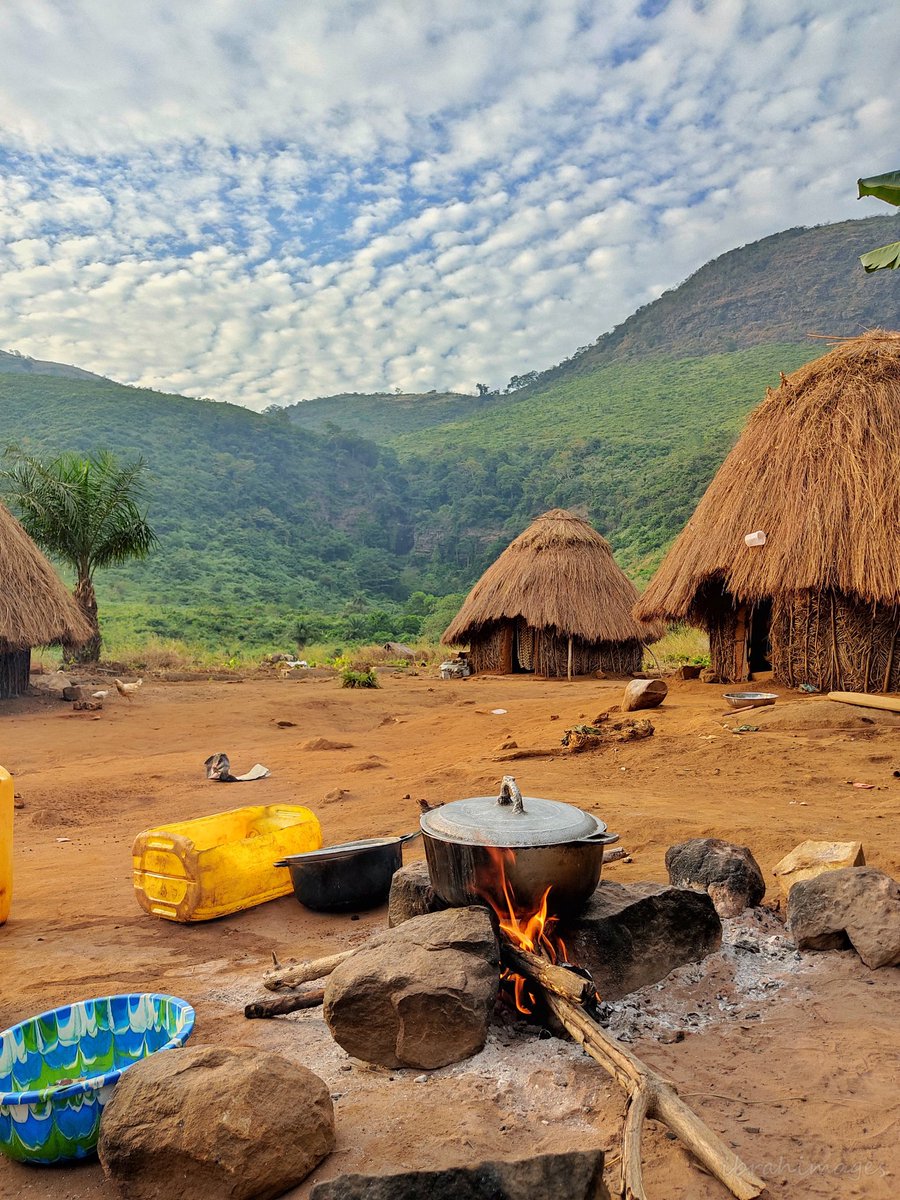 Ousmane66496's tweet photo. Si t'es fier de tes origines , il mentionner le nom de ton village. 
Perso: Dalaba ( Fonfoyah) ❤.
😍😘🥰❤ https://t.co/ihAj3daUGY