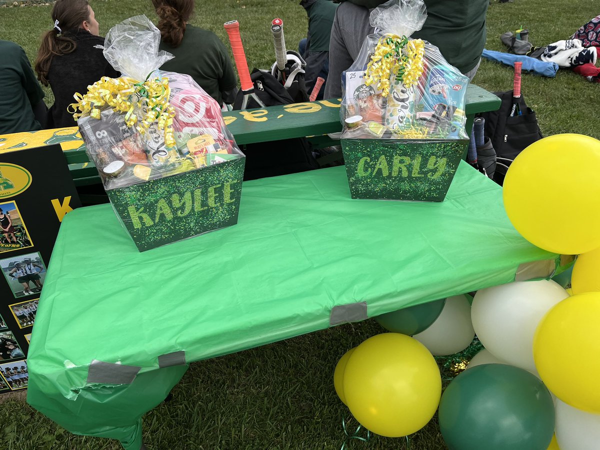 TheCometSuper's tweet photo. Celebrating Kaylee and Carly at Girls Tennis Senior Night! 💚💛 @SteeleComets @SteeleGTennis @SteelePrincipal #GoKaylee #GoCarly #SeniorNight https://t.co/tYoe7PQp7I