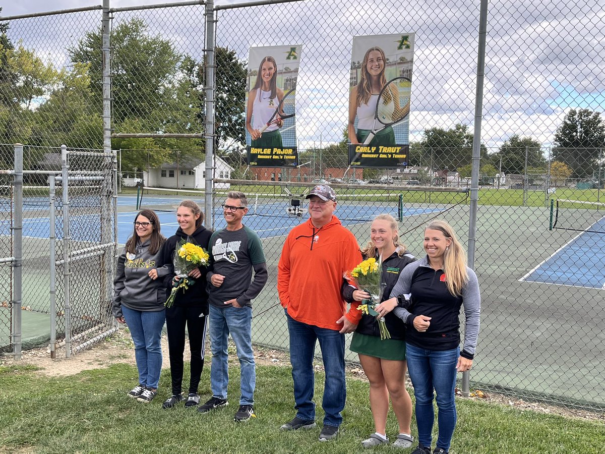 TheCometSuper's tweet photo. Celebrating Kaylee and Carly at Girls Tennis Senior Night! 💚💛 @SteeleComets @SteeleGTennis @SteelePrincipal #GoKaylee #GoCarly #SeniorNight https://t.co/tYoe7PQp7I