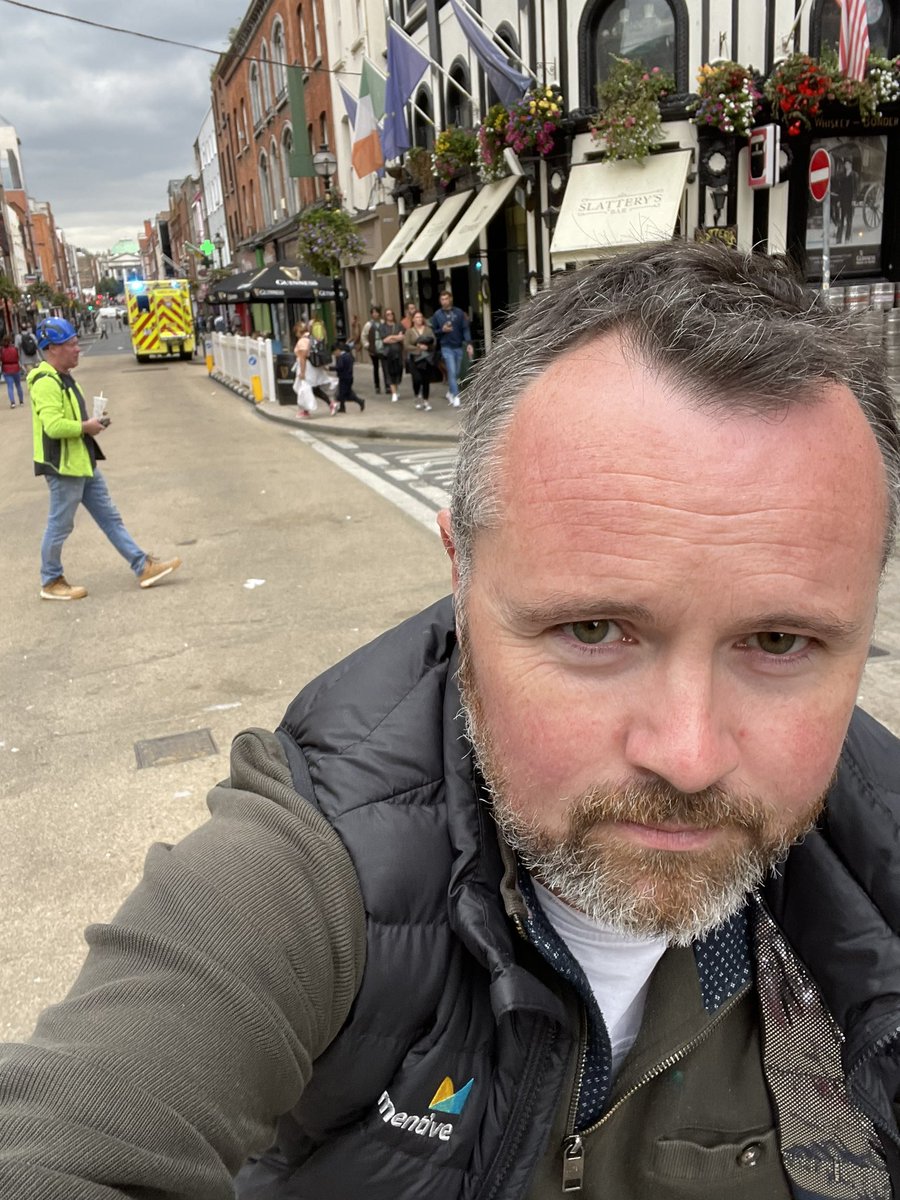 dbarlon's tweet photo. @JohnBauters Cycling up car free #capelst in #dublin #Ireland https://t.co/YtJCW9VQyA