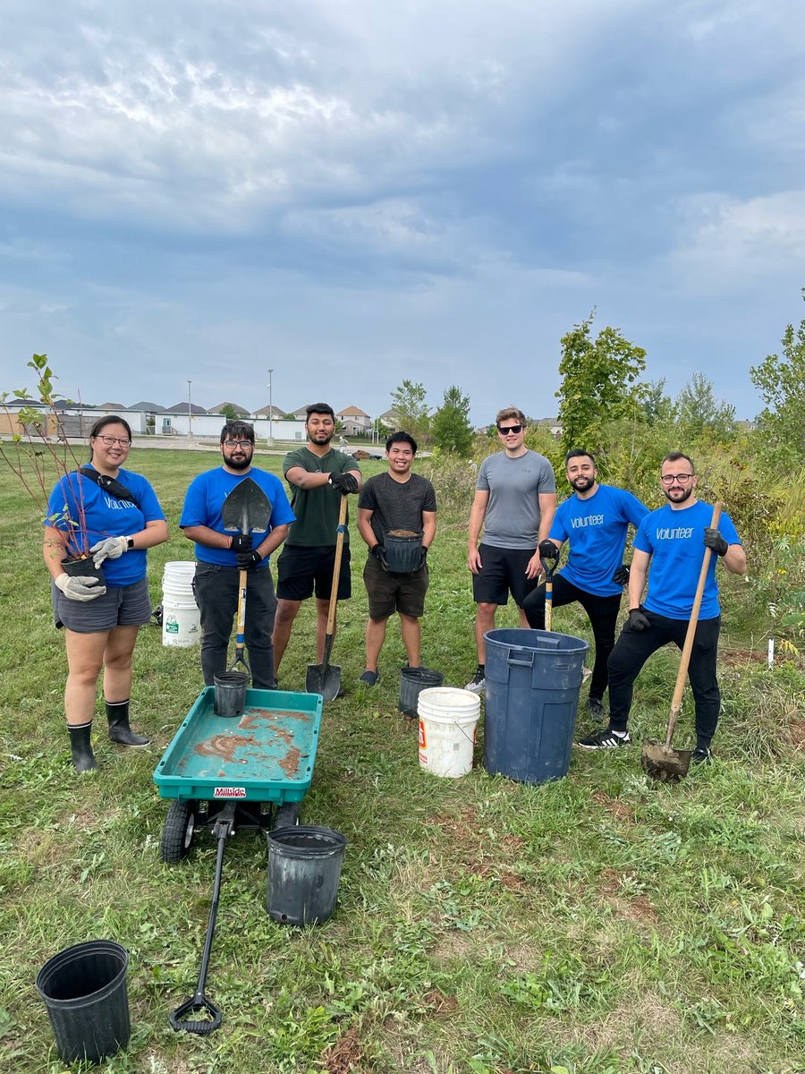 This fall our <a href="/KPMG_Canada/">KPMG Canada</a> staff are working to REconnect - with our teams, our clients and our community.  Proud to have joined some new #LdnOnt office team members at <a href="/rfldn/">ReForest London</a> community tree planting. #SDG13 #climateaction #NationalForestWeek