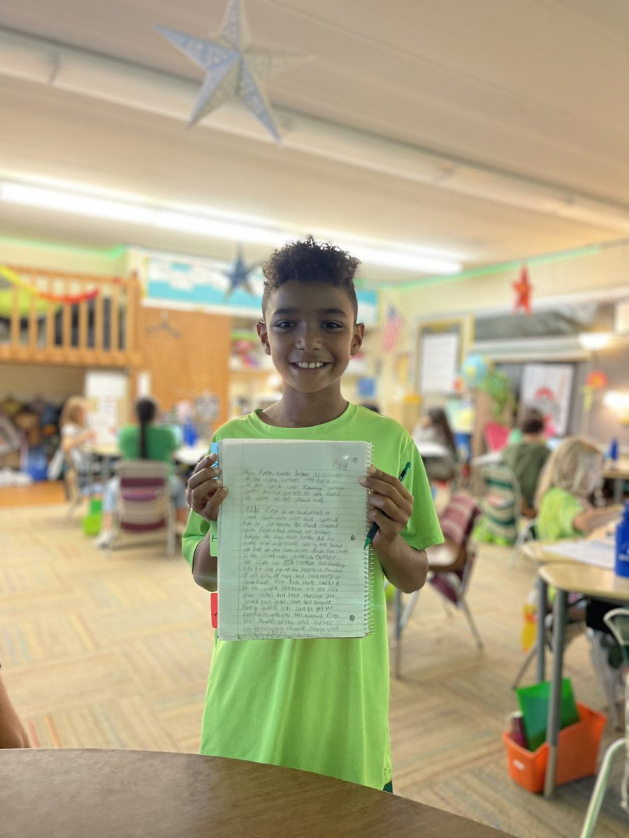 Young3rdBobcats's tweet photo. When you learn how to make paragraphs and start flying through the pages of your personal narrative! #5pages #LETSGO @BrooksideBcats1 #ITSworthit https://t.co/bzNfHLIVI7