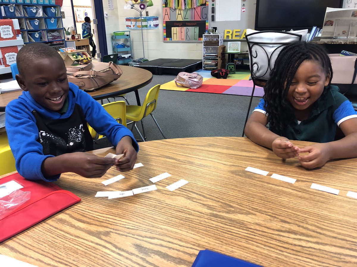 lyarboro's tweet photo. Building words with lots of smiles!#thisiswhatitisallabout #teachingaloveforreading #literacylab https://t.co/6o9QQvrjXo