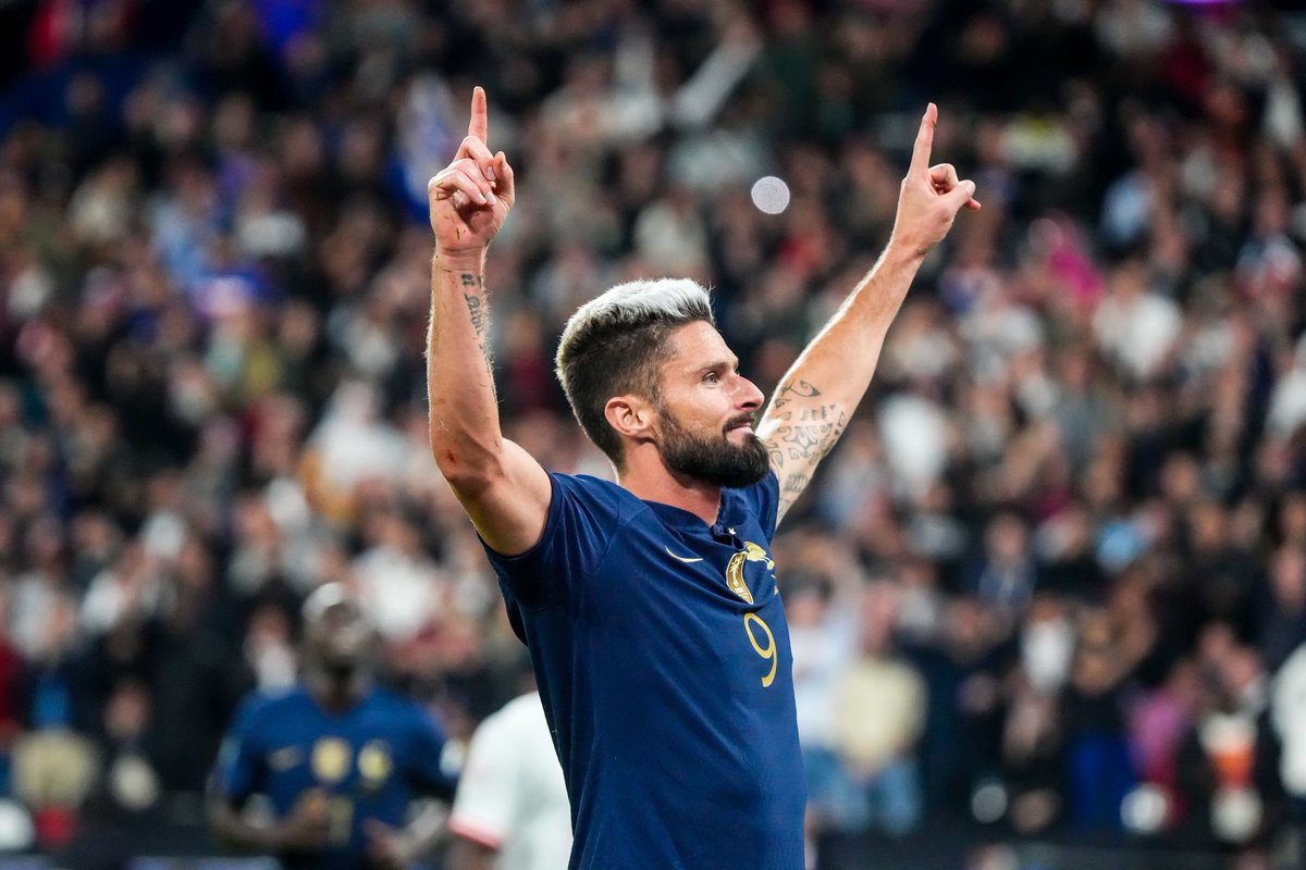ActuFoot_'s tweet photo. TOUS GIGI, TOUS ROUROU 🇫🇷 https://t.co/jzTlinl4HA