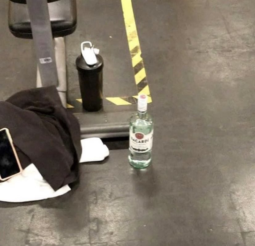 MexicoMagico's tweet photo. Por si ponen reggaeton del sucio en el gym 💪🏽 https://t.co/8Zo9wzrUl9