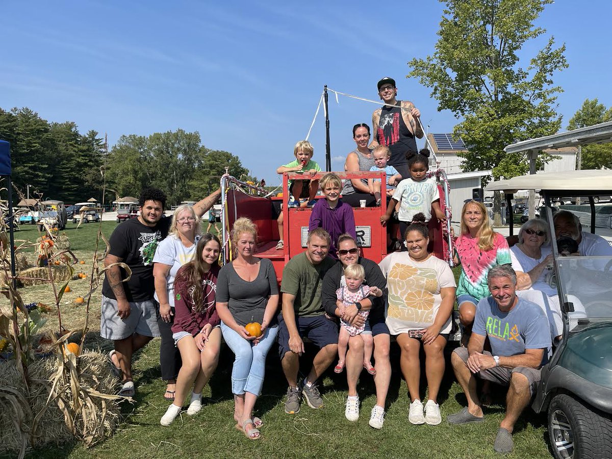 LoneOakCG's tweet photo. Congratulations to the Sima  Family, this week's photo contest winner for photos submitted  9/13-9/19 ! Claim your $15 gift card at the office. Join in on the contest; photos should be tweeted to @loneoakcg and tagged with #locweeklyphoto https://t.co/8RCGOn5NtQ