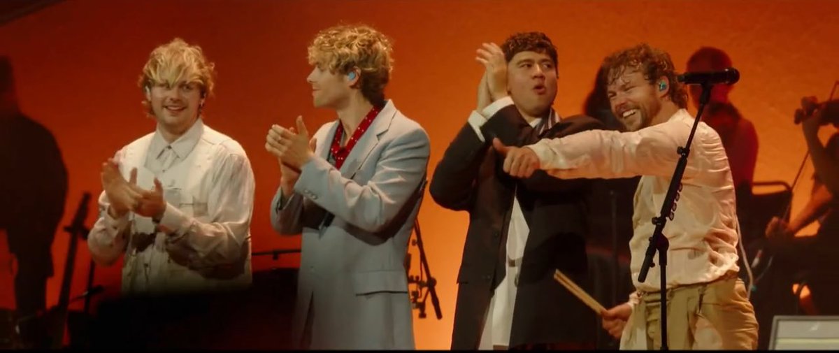 mirrorball_sos's tweet photo. "Did we make        "We made
it?"                            it!" https://t.co/l5rk7YquyD