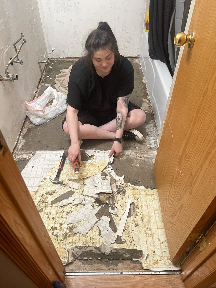 Uflufflive's tweet photo. Update on home repairs: flooring removed, drywall started, and popcorn ceiling successfully removed https://t.co/ITS1XazSID