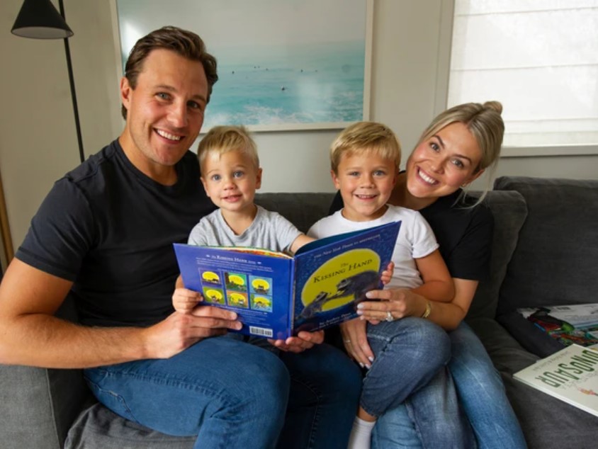 RARVancouver's tweet photo. Luke Schenn's sons get a kick out of a hockey series aimed at young readers. Read about it here in the Vancouver Sun: https://t.co/oyIir5GpmG. You can donate today at: https://t.co/3CzD6n8tiG #RARVan https://t.co/bPGbUfH49R