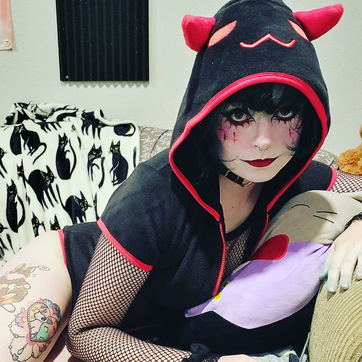 b4bblecat's tweet photo. Pov your sleep paralysis succubus wants something from you....
🕸
🕸
🕸
 #nsfwtwt #altgirl #nsfw #sellingcontent #clownwhore #ddlg #submisive https://t.co/4vp52s4vau