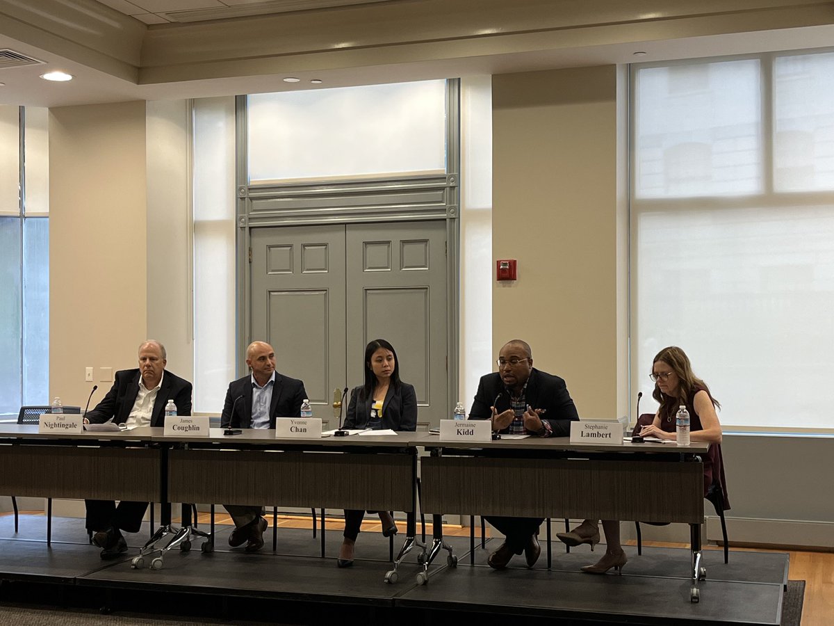 BostonBar's tweet photo. #HappeningNow @BostonBar: Paul Nightingale (HP Hood), James Coughlin @Dell, Yvonne Chan @JonesDay, Jermaine Kidd @SamsoniteUSA & Stephanie Lambert @NETSCOUT discuss strategies for developing effective client/law firm relationships today. #busdev #clientrelationships https://t.co/64Pt2yTmao