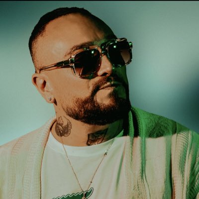 THEREALGUE's tweet photo. #NuovaFotoProfilo https://t.co/rIsg9QW0q8
