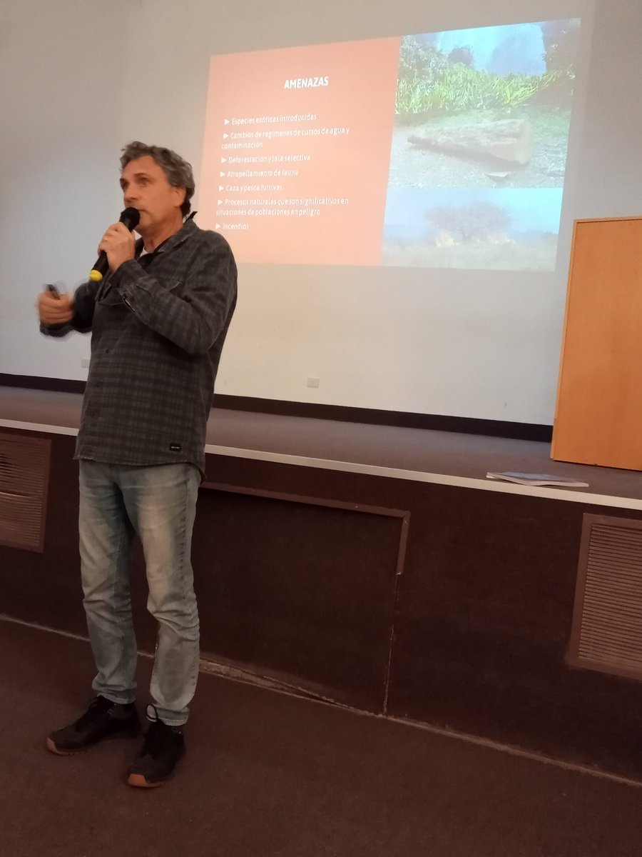 AvesArgentinas's tweet photo. Ahora, en el auditorio de la @unpsjb_oficial Presentación Proyecto Áreas Clave para la Biodiversidad KBA. #ProgramaNEA https://t.co/g7DQwljWI4