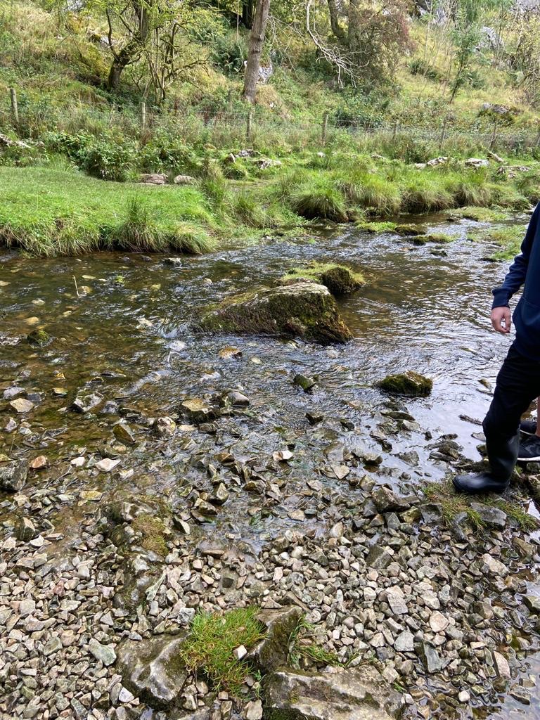 SherburnGeog's tweet photo. Year 11 investigating changing river channel characteristics in the Yorkshire Dales @sherburnhigh 🗺🌎 https://t.co/oSPoOa4yZG