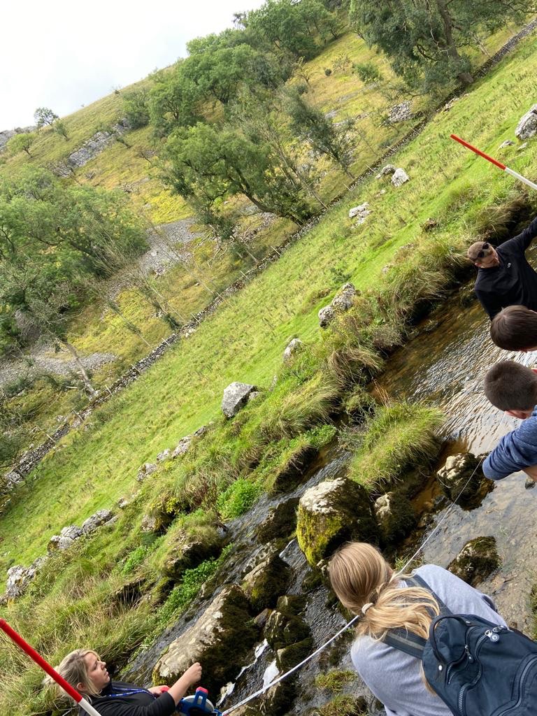 SherburnGeog's tweet photo. Year 11 investigating changing river channel characteristics in the Yorkshire Dales @sherburnhigh 🗺🌎 https://t.co/oSPoOa4yZG