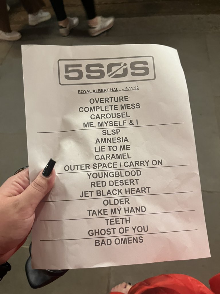 Tha5SOSFamily's tweet photo. 5SOS’s One Night Only setlist 

(@cinemahemmings) https://t.co/bhOIfPkSIS