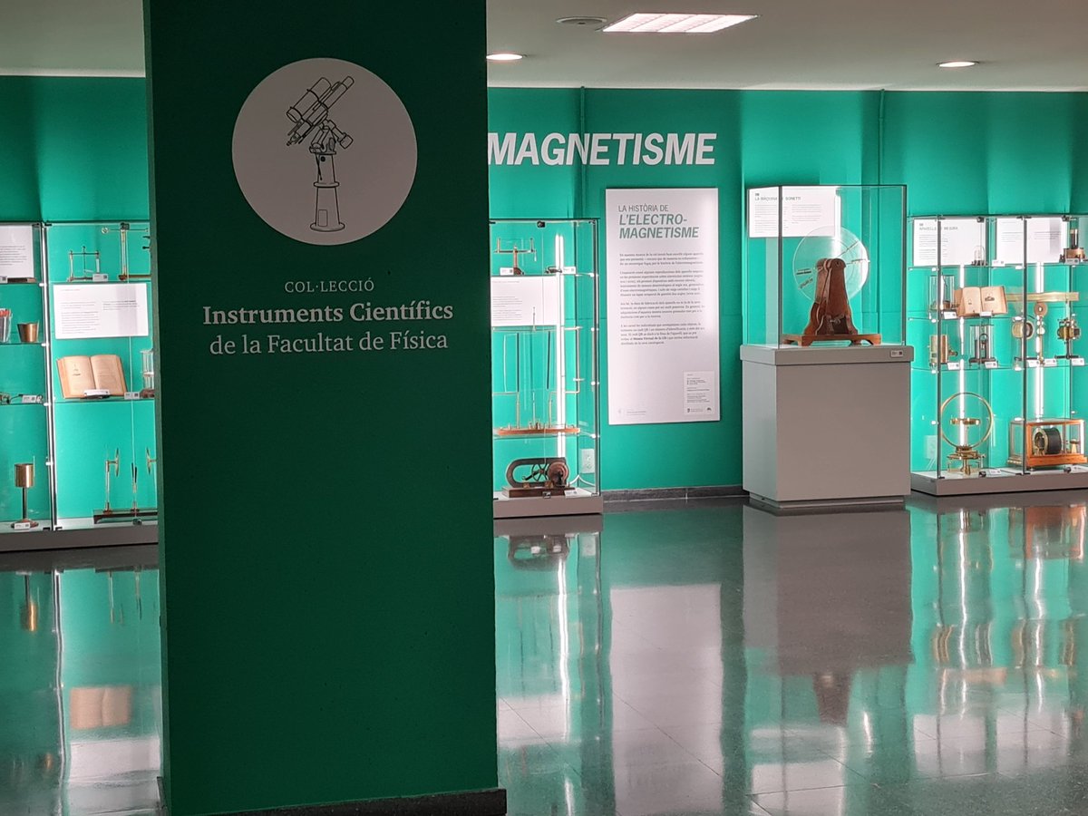 AgustiAlcoberro's tweet photo. Inauguració de l'exposició 'La història de l'electromagnetisme' a @FisicaUB. Aquest espai permanent permetrà conèixer la magnífica col·lecció de 550 instruments científics històrics: també els podeu veure a #MuseuVirtualUB. Enhorabona drs. S. Vallmitjana, JM Hernández i E. Pérez https://t.co/dAS9oaVdy9