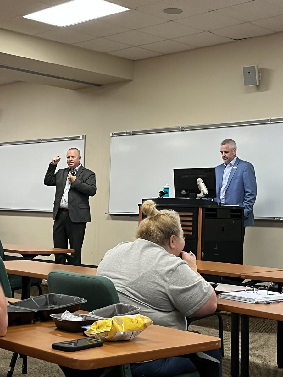 Today Dr. John Vinson, the Chief Executive Officer for the Arkansas Pharmacists Association, and Dr. John Kirtley, the Executive Director for the Arkansas State Board of Pharmacy, came to meet our students! #healthyatHUCOP