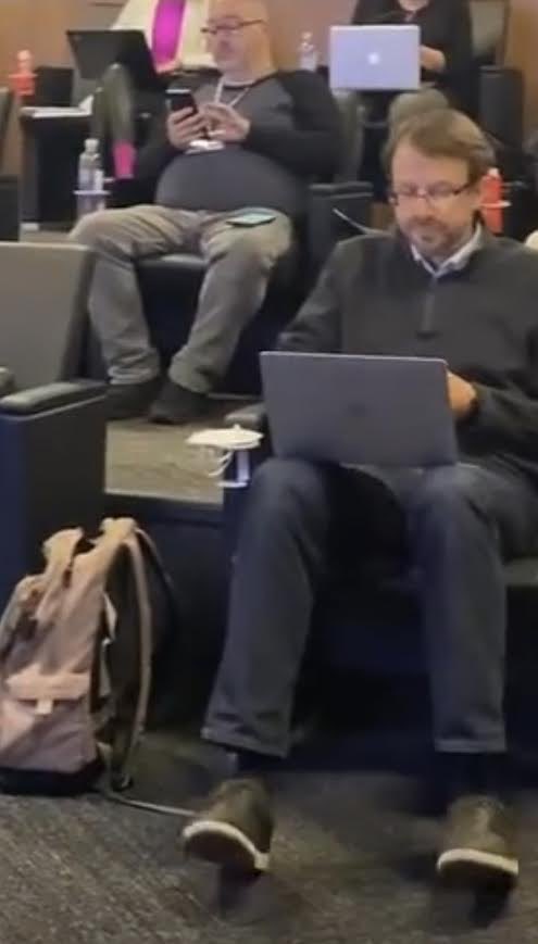 Dr. Grizzo (PhD, MD, BA, MBA, 7'4 240 IQ) tweet media