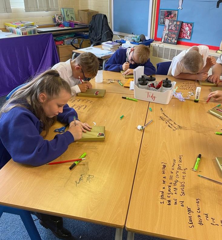 DeltaStrand's tweet photo. Secret society revealing clues of the strategy book, ready to reveal a plot of treason to the Kingsmen using invisible ink - we are loving Black Powder in HMS Queen Elizabeth!
@DeltaStrand #DeltaStrandReading https://t.co/ddtHLnrqRL