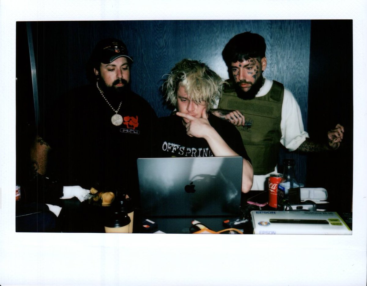 SUICIDEBOYS's tweet photo. HOLDIN IT DOWN///I-10 BOUND
📷: @crystalmeth___ https://t.co/s6f69vdxgn