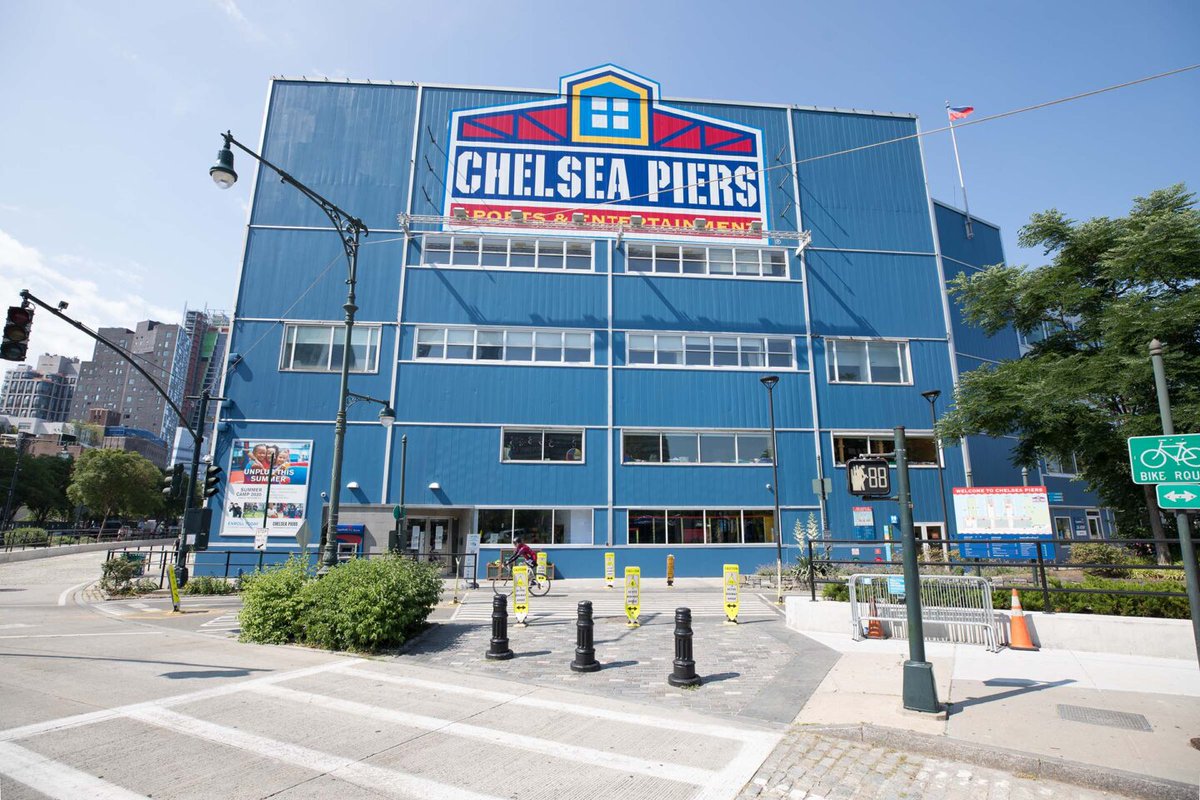 PitchandrunNYC's tweet photo. 9 am tomorrow, Fri, 9/23 @BluestoneLane @ChelseaPiersNYC 

4.5 easy miles + stimulating convos

THE ONLY WAY in town to
1. Avoid UN traffic
2. ⬇️ your carbon 👣 on Climate Week
3. Tune up for your 🍁 races

You [and all paces] are welcome!

LFG 🚀🚀🚀 https://t.co/0L4QXCyF2c