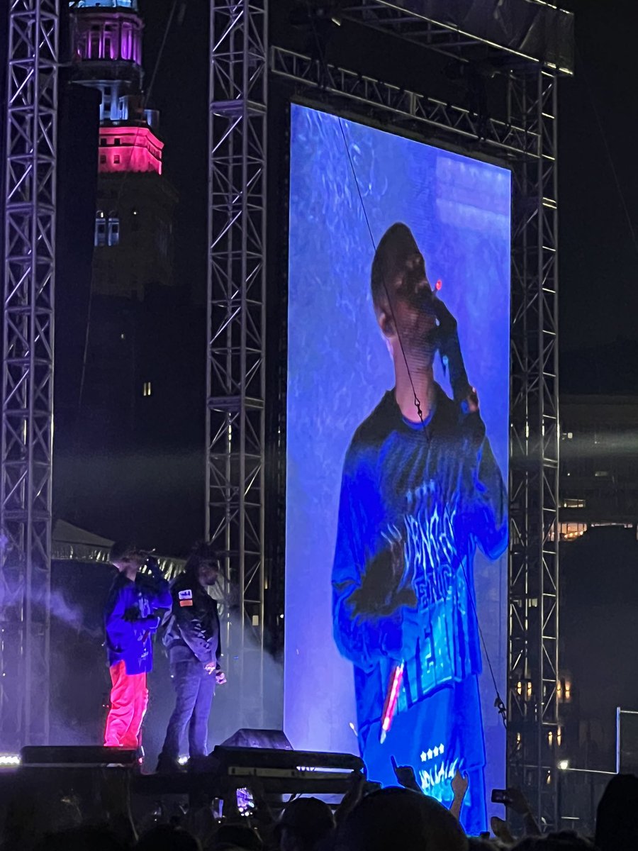 MarianaShango's tweet photo. @KiDCuDi cudiiiiiiii I drove 3 hours away from Detroit to Cleveland to watch you perform! best night of my life thank u https://t.co/boL5JGBcrS