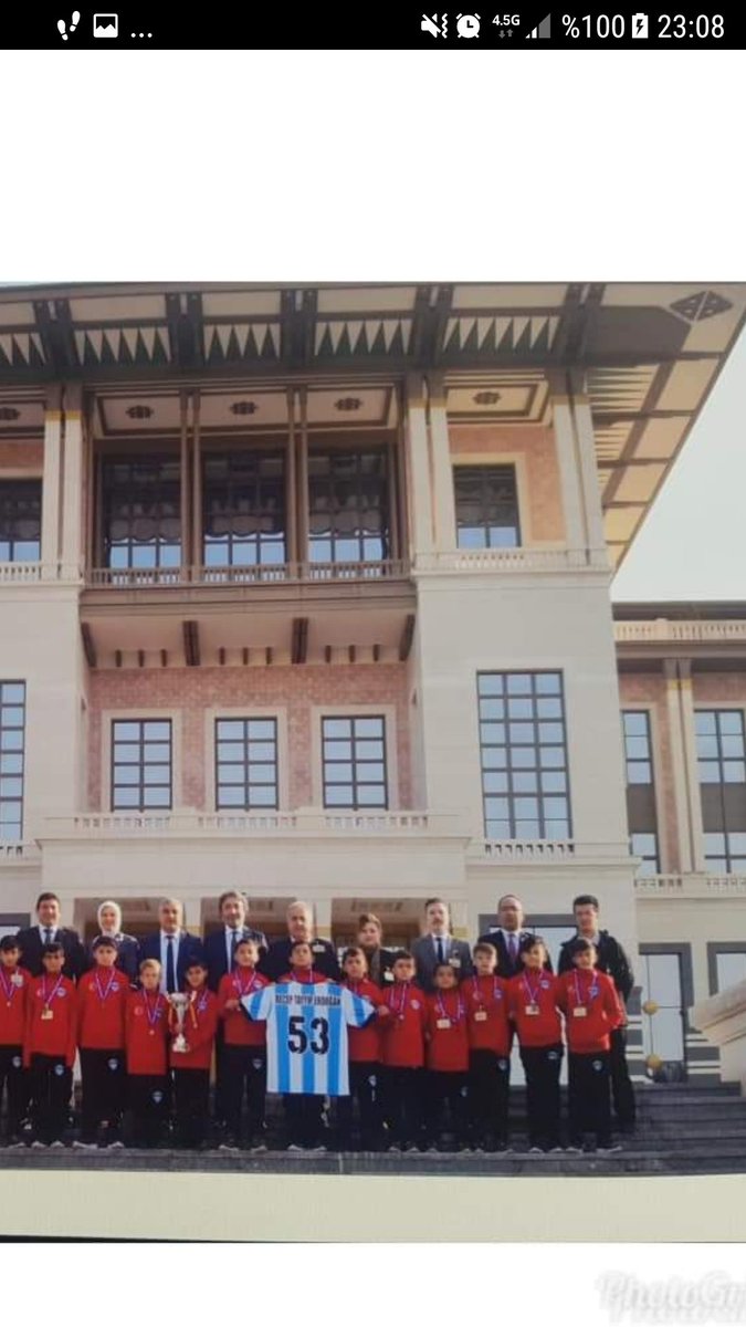 nesibe_tukel's tweet photo. Beşiktaş Spor Kulübü Eski Başkanı #FikretOrman'ın basın danışmanı ve Kayserispor 'da yöneticilik yapan ,#Uyafa 'da birlikte çalıştığımız manevi kardeşim Sn. #BurhanTopuz Abimizi amansız hastalıktan kaybettik .Allah rahmet eylesin. Mekanı cennet olsun inşallah #BurhanTopuz #Uyafa https://t.co/5BqJRZToNR