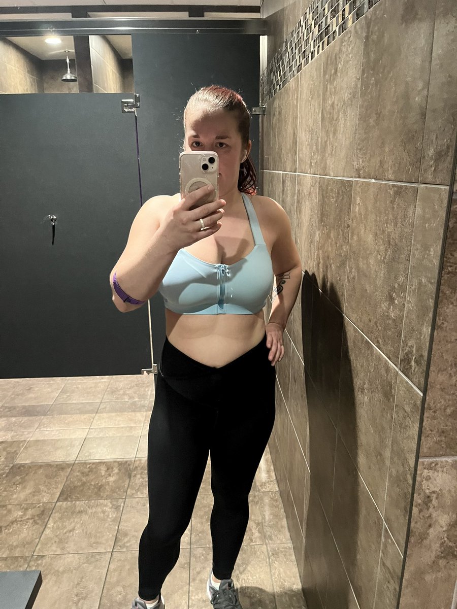 MyAlyNameIsHi's tweet photo. Progress #fitpost #fitnessprogress https://t.co/tzGhOmRimp