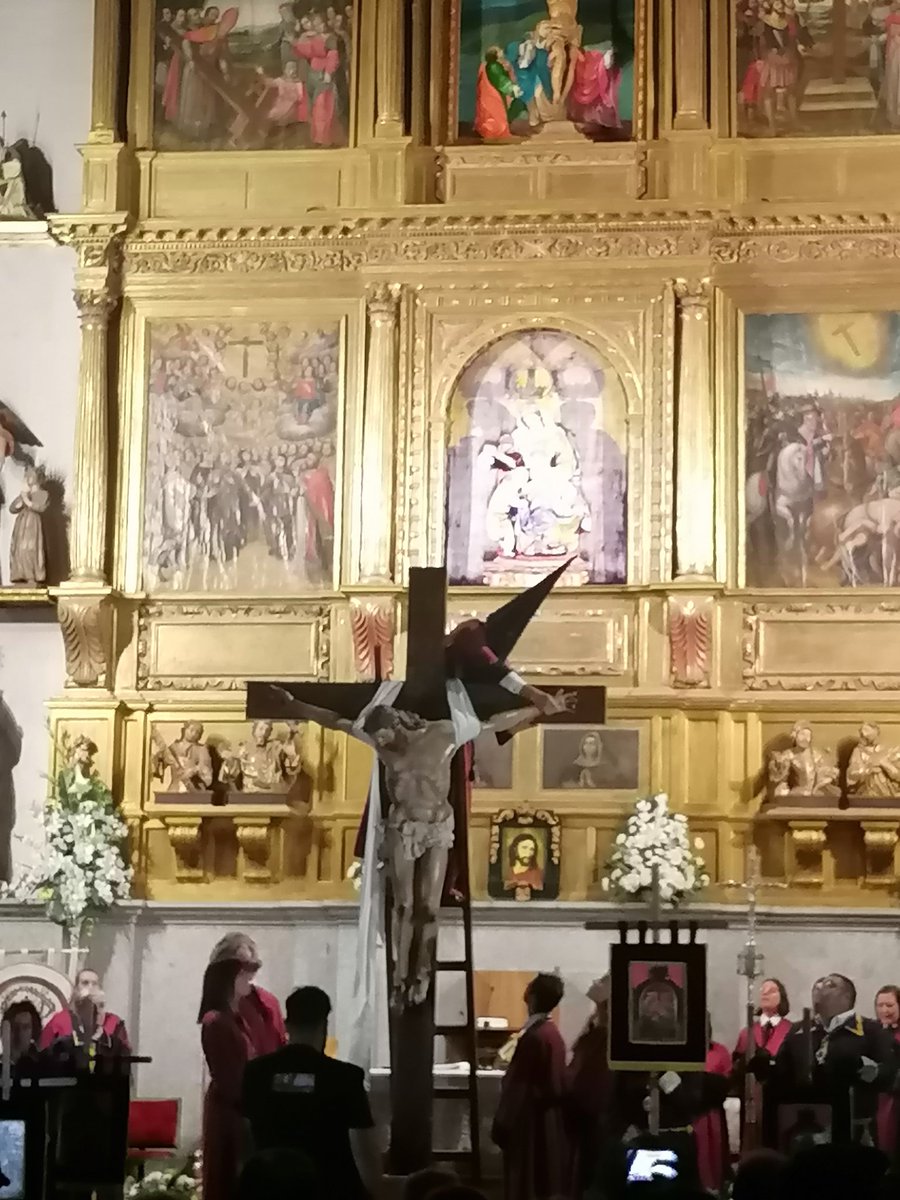 CylPasion's tweet photo. Ruta ‘Tras los pasos de los Papones’. Recorrido por diferentes puntos de la ciudad con la realización de algunos actos que se celebran durante la Semana Santa.
📸 Celebración de las 5 llagas y el desenclavo
#33EncuentroNacionaldeCofradias https://t.co/L5HYQDXByd