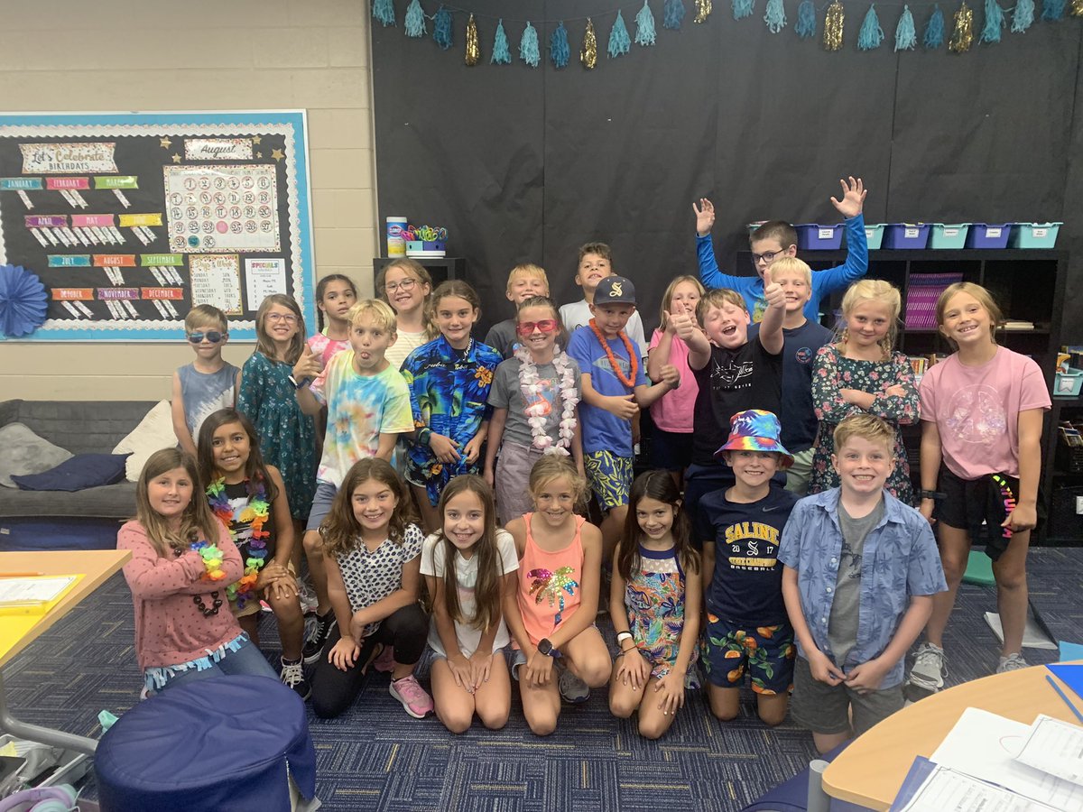 MrsPeetsTweets's tweet photo. Happy spirit week!! #heritgelearn https://t.co/06m4GwMNYR
