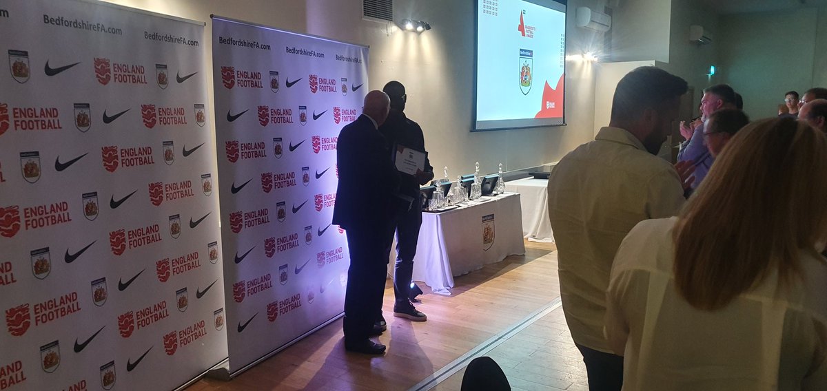 🏆 COUNTY FA AWARDS 🏆

👏 Life Saving Award

✅️ Alasan Ann (@afcdunstable)

#MakeTheGame