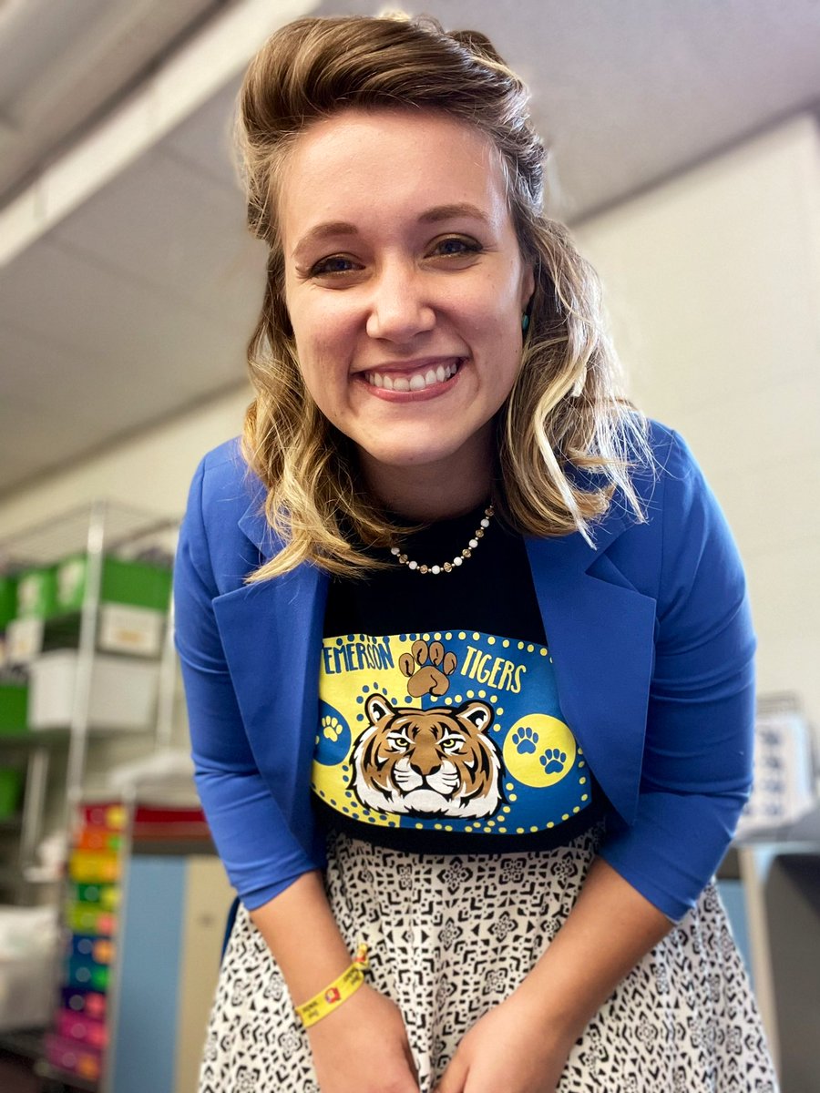TheTeachingBee's tweet photo. Started off our yr POSITIVELY w/ PBIS Partner Packs for staff &amp; Family Feud for the whole Emerson Fam! Proud to be a #PBISUniversalCoach for my 6th year! ♥️ 4 yrs of Platinum Status &amp; 2 yrs of Recognition… let’s do it again, @EmersonD100 team! 🐯✨ #d100inspires @BerwynSouth100 https://t.co/PfrjgiuLvy