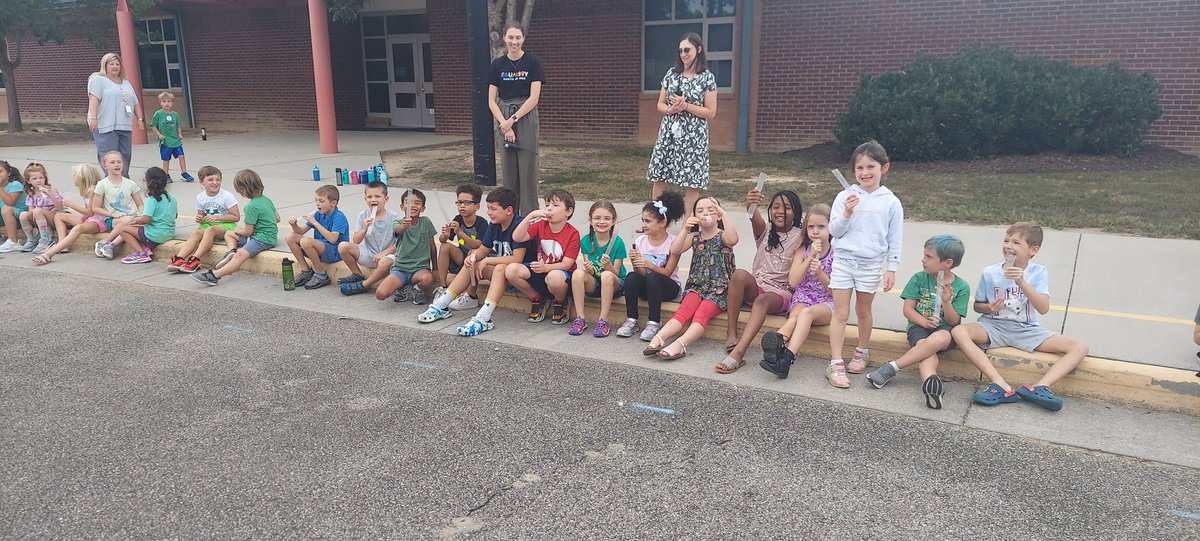 Jennifer Malcolm (@winterpockap) on Twitter photo Our second graders enjoyed popsicles from the PTA today. Way to go second grade for having the most PTA members during our membership drive. π <a href="/WinterpockES/">Winterpock Elementary School</a> Our second graders enjoyed popsicles from the PTA today. Way to go second grade for having the most PTA members during our membership drive. π <a href="/WinterpockES/">Winterpock Elementary School</a>