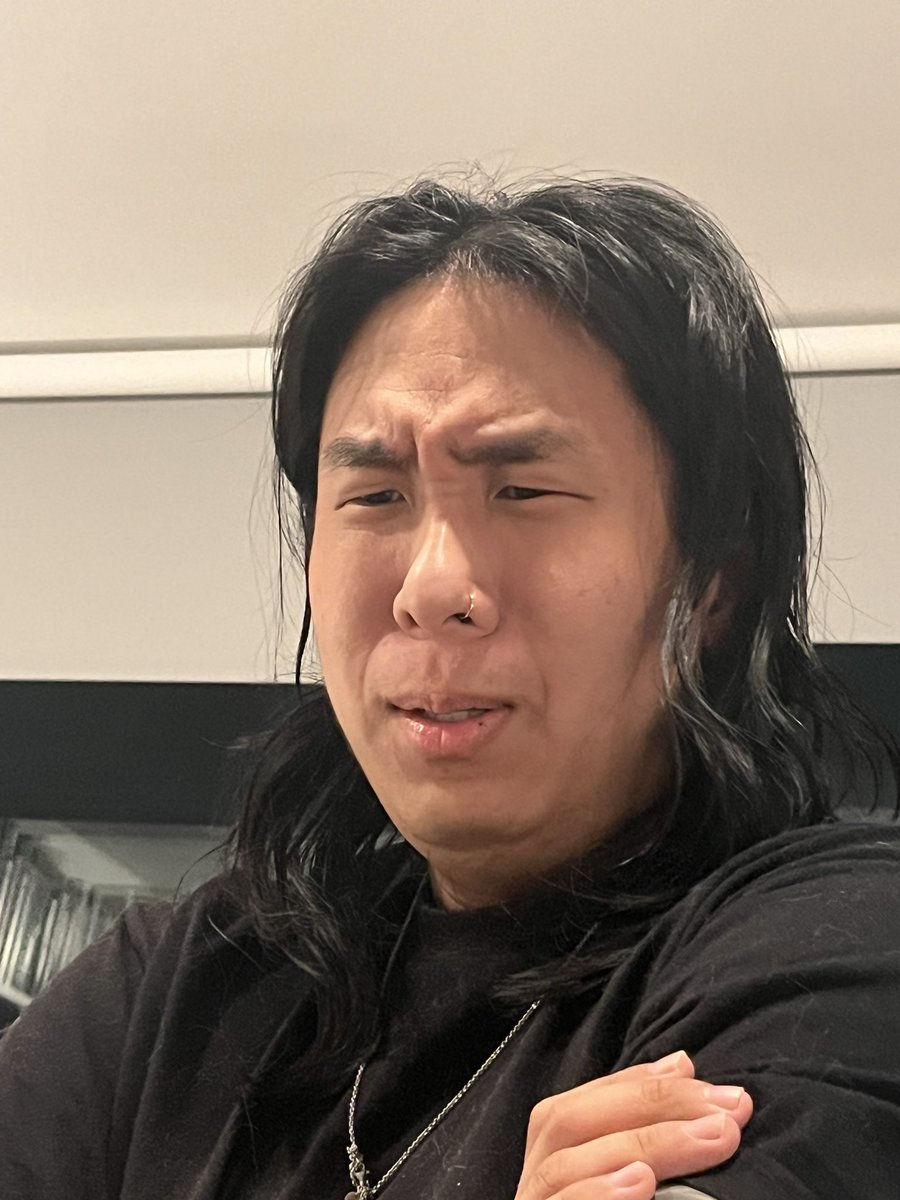millymcai's tweet photo. Me: *tells therapist about how overwhelmed I feel bc I spread myself too thin*
My therapist: Can you see that you do this to yourself?  
Me: https://t.co/bxfFWUXnkn