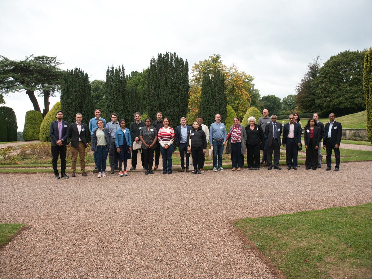 jmmorbec's tweet photo. And finally, a group photo at the Keele Hall garden @KeeleUniversity @ForeverKeele #foreverkeele #keeledifference #materials #sustainability https://t.co/973TyYrwPK