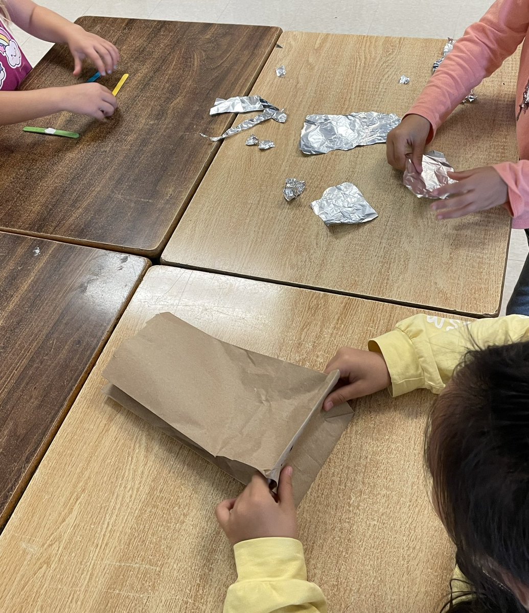 mrsdaoust's tweet photo. After we re-organized into new table groups, students had a chance to brainstorm and try out their ideas to complete our paper bag challenge. https://t.co/2UbmnDrSrH