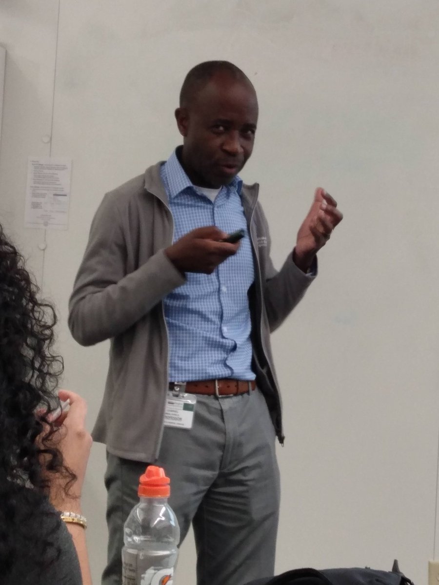 WashUMedMEDA's tweet photo. Amazing kickoff to our #MEDACareerSeminarSeries with Dr. @GMbalaviele! 

Enjoyed seeing #MEDAMentors #MEDAMentees &amp; meeting new ones.

#SaveTheDate Oct. 27 @dr_smith_am! 

@CaseyKaterndahl @JessSFisher @Agriffithebiol1 @ElizabethJDiaz9 @WashUMedODEI @WUDeptMedicine https://t.co/awFDM7fn23