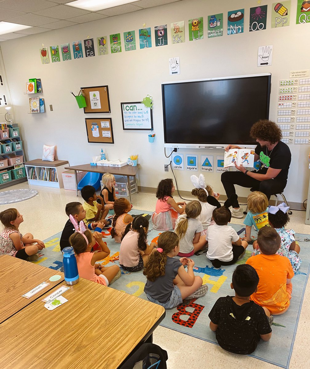 mrsbaileyfinch's tweet photo. “B” is for basketball! 🏀 
So of course we had a special guest! @Dylan_Finch_ @cullmanprimary @eshaddix1 https://t.co/sqasEgGou8